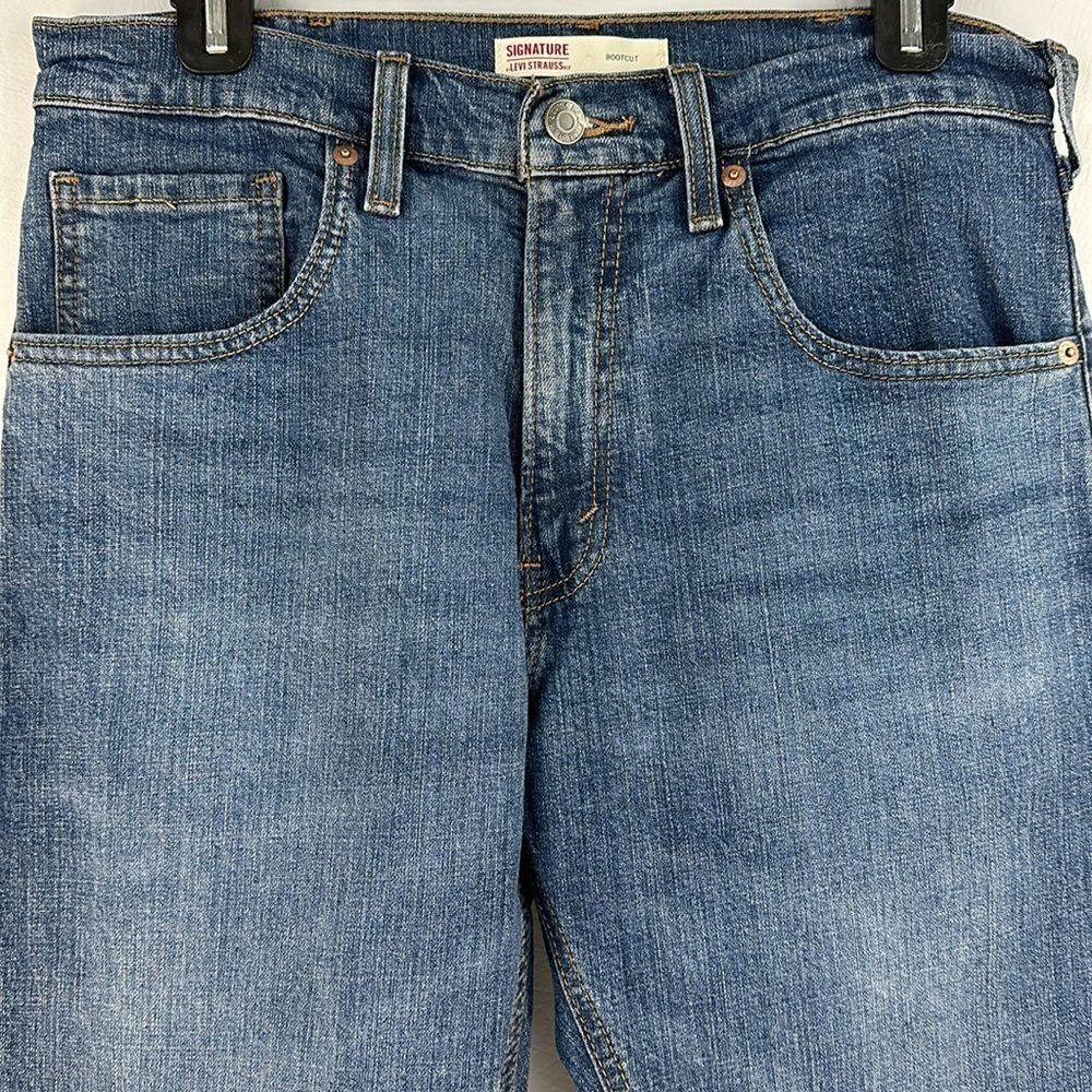 Levi’s Signature Waterless Boot Cut Jeans, 31x30 - Picture 2 of 8